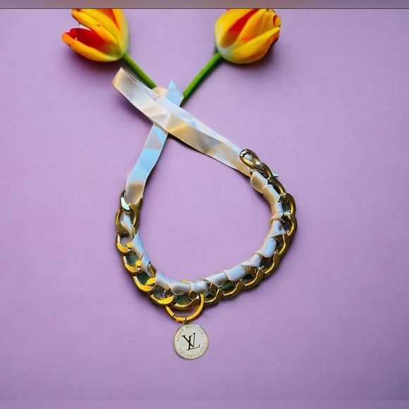 Authentic Louis Vuitton bag charm on unbranded chain - Picture 9 of 10